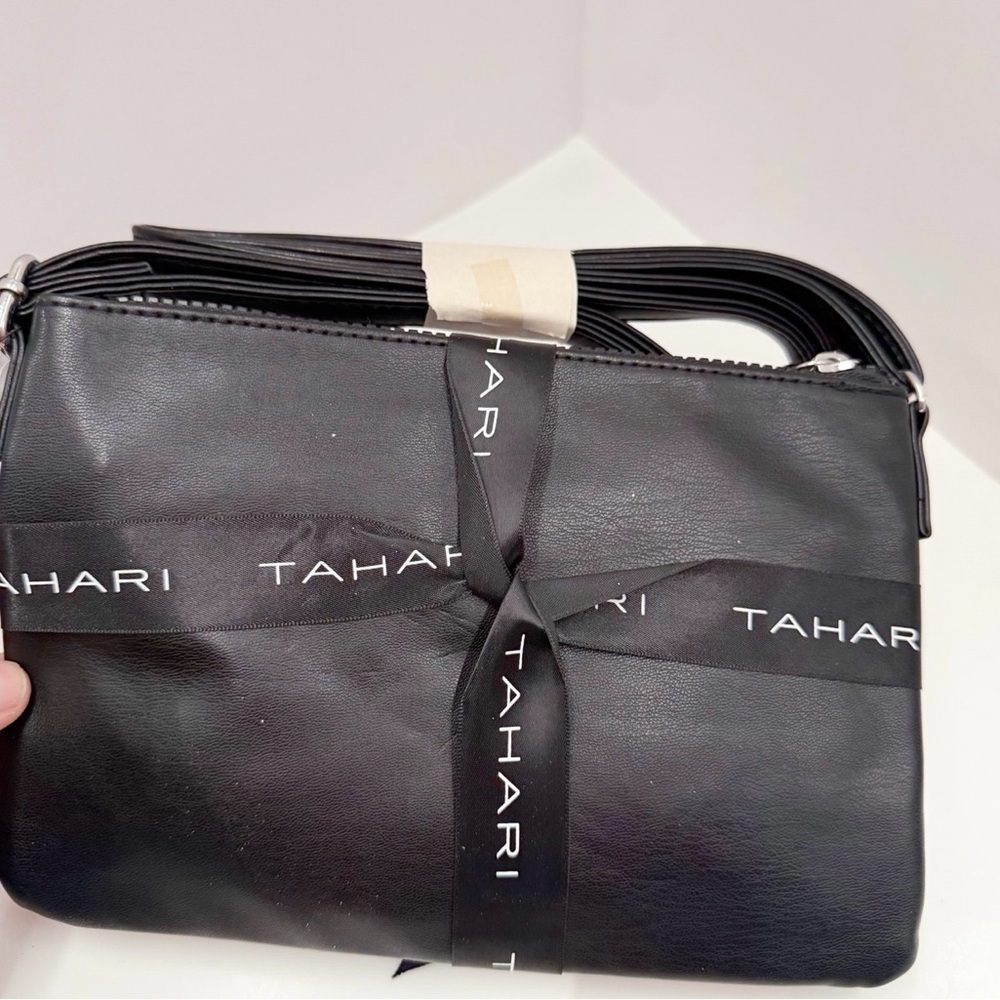 NWT Tahari Black Crossbody Bag and Watercolor Wristlet Set - Picture 4 of 8